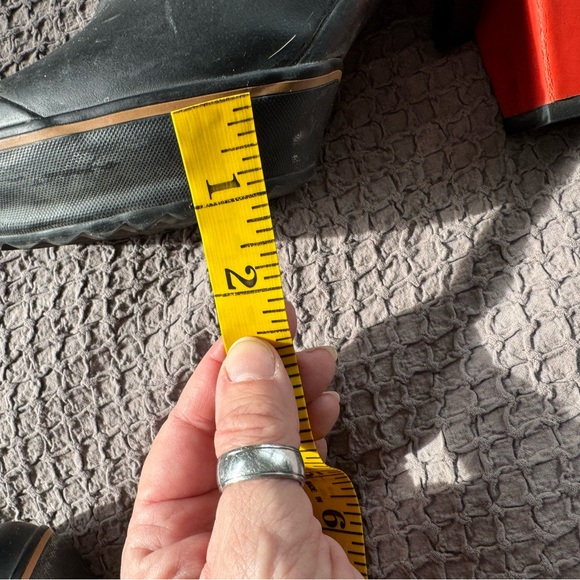 Fun Sorel heeled boot in EUC - Picture 15 of 16